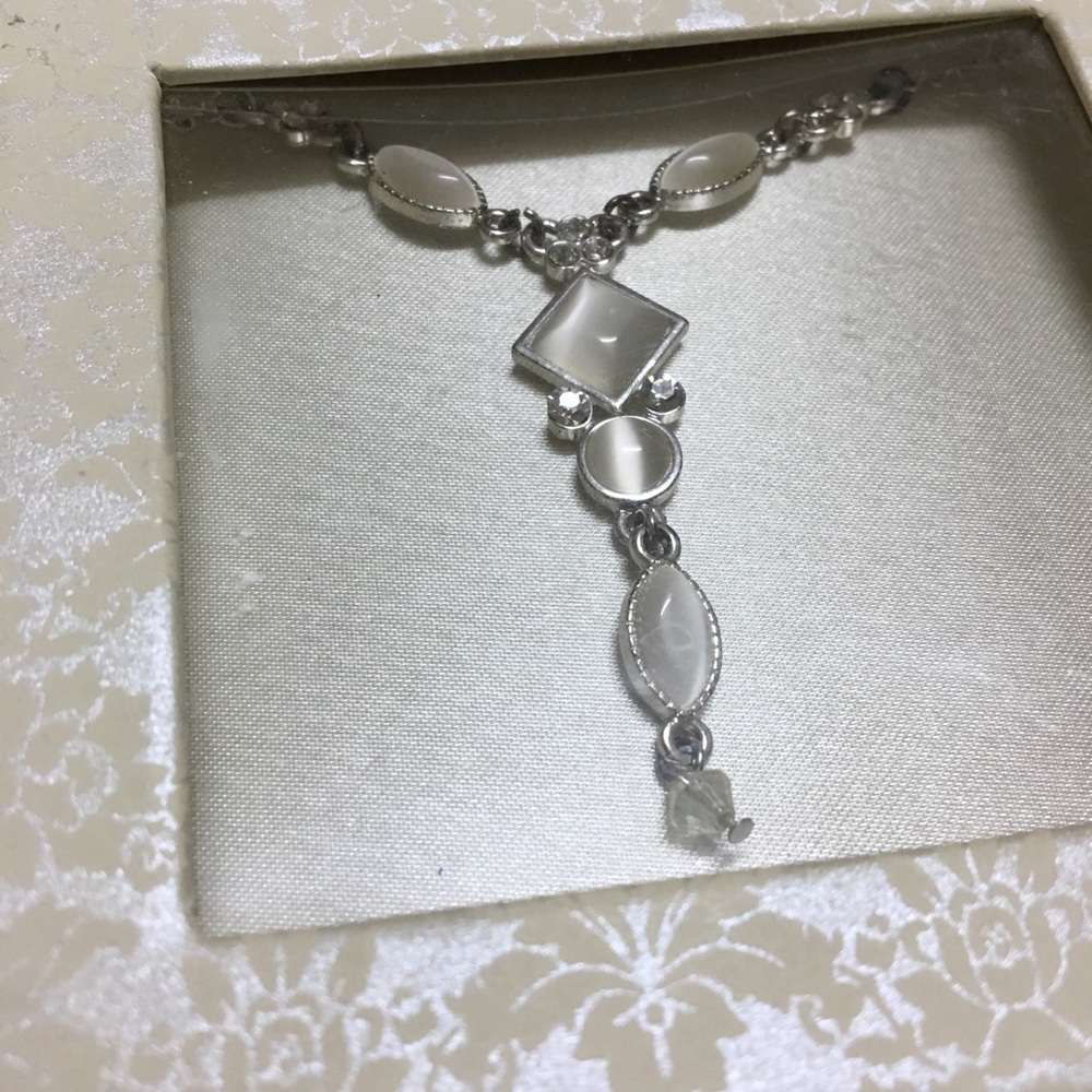 Beautiful necklace!